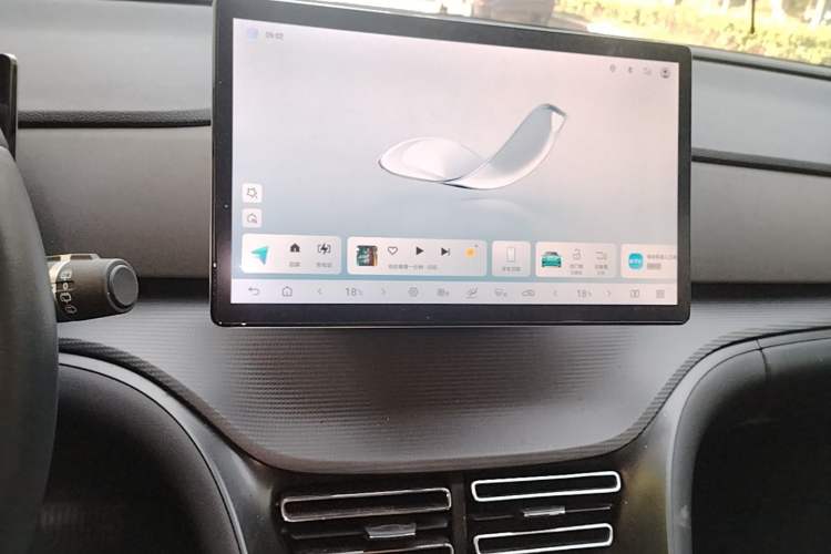 Used BYD Sealion 05 DM-i 2025 DM-i Smart Drive 75KM Luxury Model Audio And AC Panel