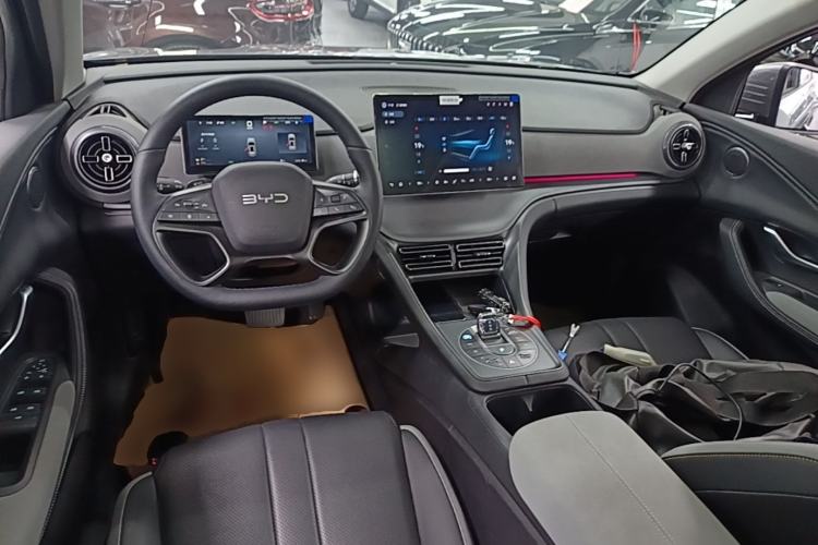 Used BYD Sealion 05 DM-i 2025 DM-i Intelligent Driving 75KM Prestige Model Center Console