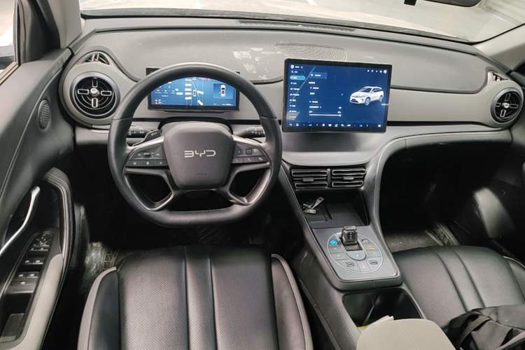 Used BYD Sealion 05 DM-i 2025 DM-i Smart Drive 115KM Prestige Model Center Console