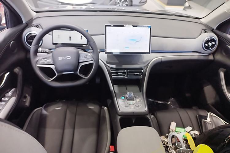 Used BYD Sealion 05 DM-i 2025 DM-i Intelligent Driving 75KM Prestige Model Center Console