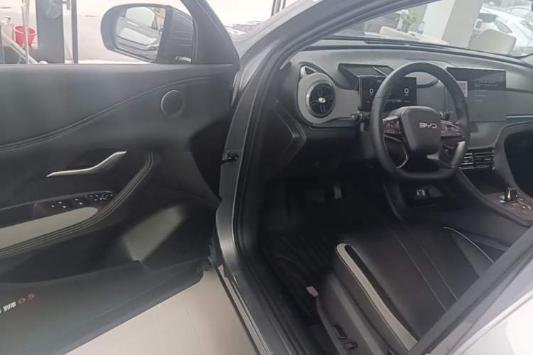 Used BYD Sealion 05 DM-i 2025 DM-i 115KM Prestige Model Driver Seat