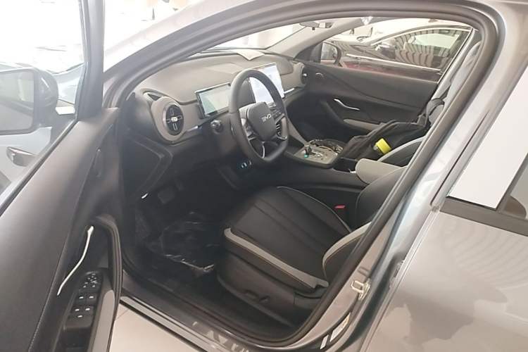 Used BYD Sealion 05 DM-i 2025 DM-i Intelligent Driving 75KM Prestige Model Driver Seat