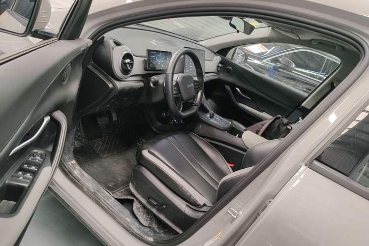 Used BYD Sealion 05 DM-i 2025 DM-i Smart Drive 115KM Prestige Model Driver Seat