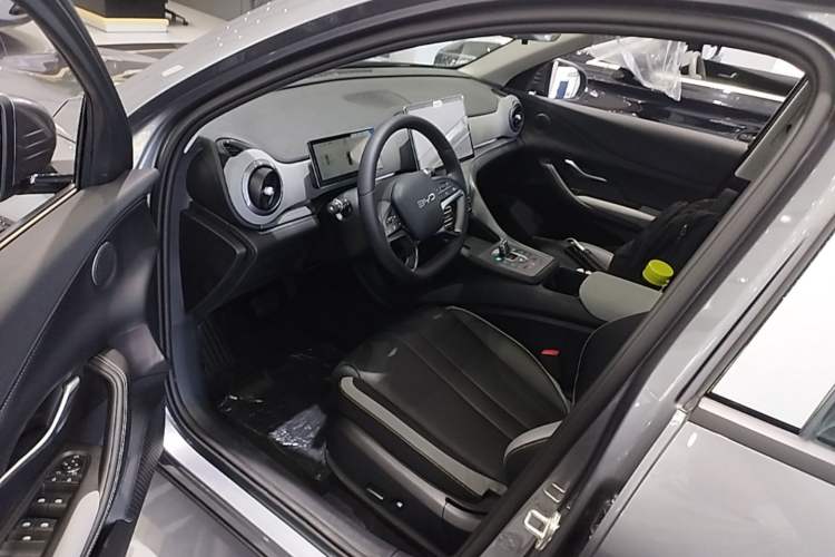 Used BYD Sealion 05 DM-i 2025 DM-i Intelligent Driving 75KM Prestige Model Driver Seat