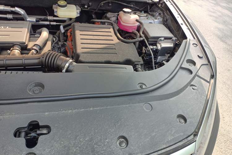Used BYD Sealion 05 DM-i 2025 DM-i Smart Drive 115KM Flagship Model Engine Bay Left