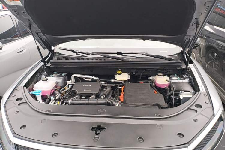 Used BYD Sealion 05 DM-i 2025 DM-i Smart Drive 115KM Flagship Model Engine Bay