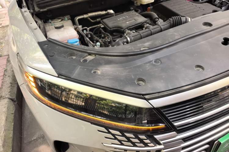 Used BYD Sealion 05 DM-i 2025 DM-i 75KM Prestige Model Engine Bay Right