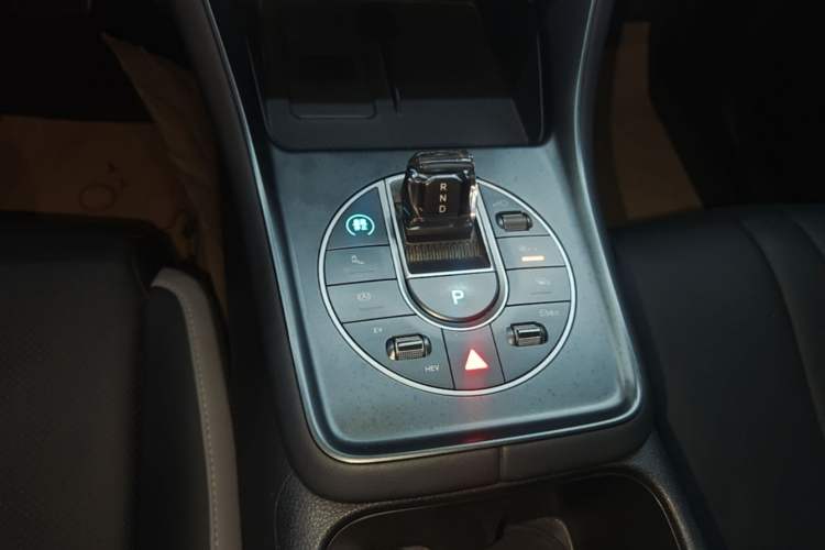 Used BYD Sealion 05 DM-i 2025 DM-i 115KM Flagship Model Gear Lever