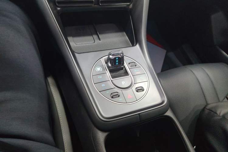 Used BYD Sealion 05 DM-i 2025 DM-i Smart Drive 115KM Flagship Model Gear Lever