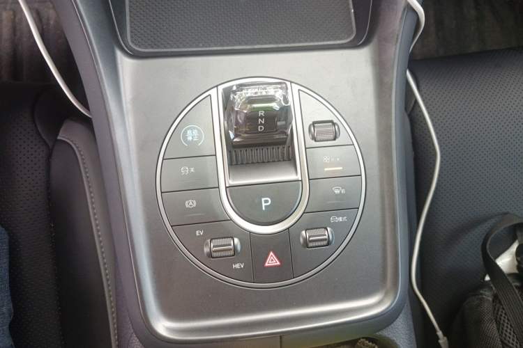 Used BYD Sealion 05 DM-i 2025 DM-i 75KM Luxury Model Gear Lever