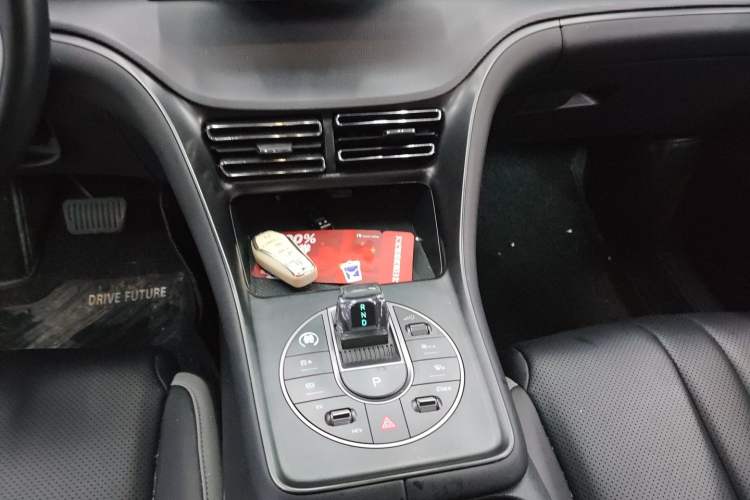 Used BYD Sealion 05 DM-i 2025 DM-i 75KM Luxury Model Gear Lever
