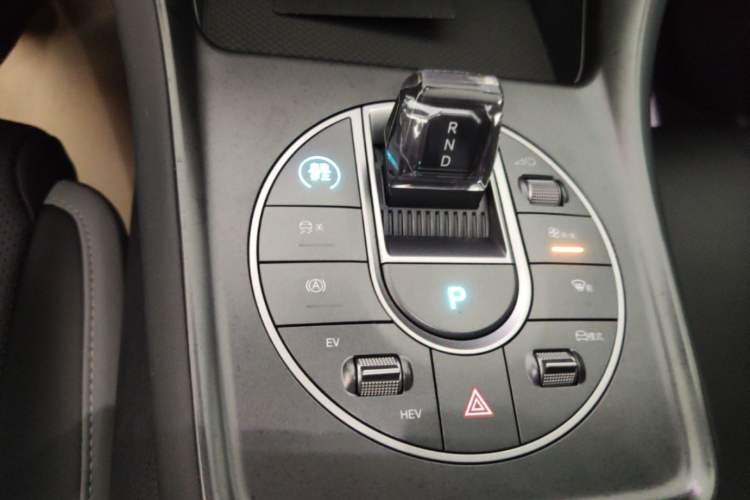 Used BYD Sealion 05 DM-i 2025 DM-i 75KM Prestige Model Gear Lever
