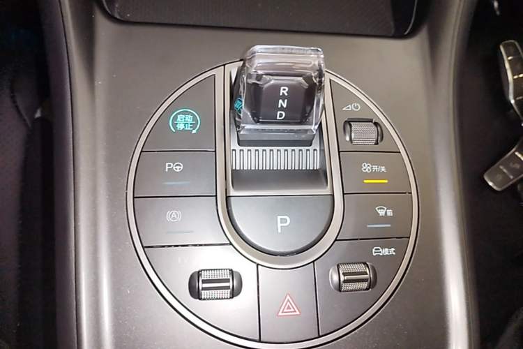 Used BYD Sealion 05 DM-i 2025 DM-i Intelligent Driving 75KM Prestige Model Gear Lever