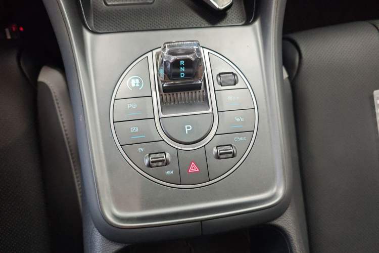 Used BYD Sealion 05 DM-i 2025 DM-i Smart Drive 115KM Flagship Model Gear Lever