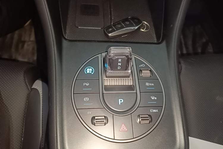 Used BYD Sealion 05 DM-i 2025 DM-i Smart Drive 115KM Flagship Model Gear Lever