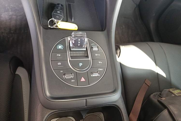 Used BYD Sealion 05 DM-i 2025 DM-i Smart Drive 115KM Flagship Model Gear Lever
