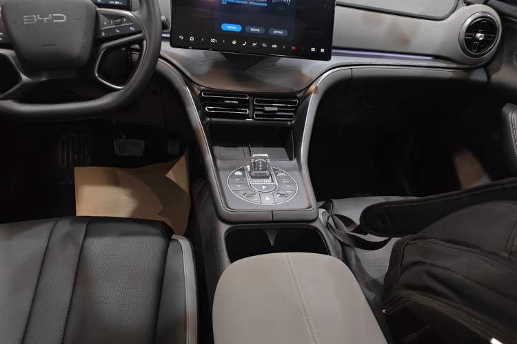 Used BYD Sealion 05 DM-i 2025 DM-i Smart Drive 115KM Flagship Model Gear Lever