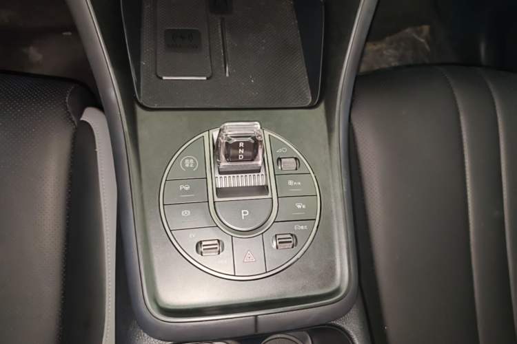 Used BYD Sealion 05 DM-i 2025 DM-i Smart Drive 115KM Prestige Model Gear Lever