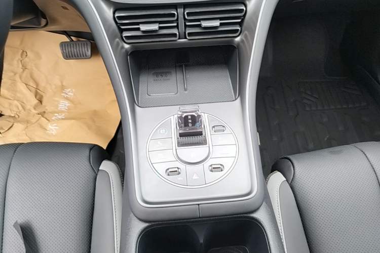 Used BYD Sealion 05 DM-i 2025 DM-i Smart Drive 115KM Flagship Model Gear Lever