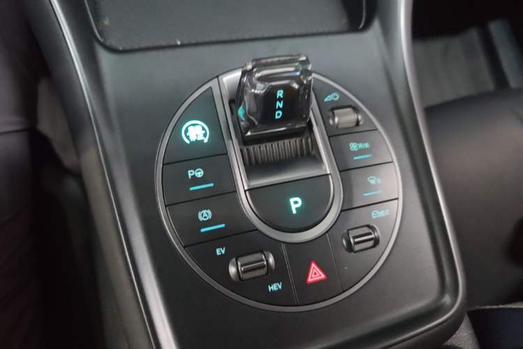 Used BYD Sealion 05 DM-i 2025 DM-i Smart Drive 75KM Luxury Model Gear Lever