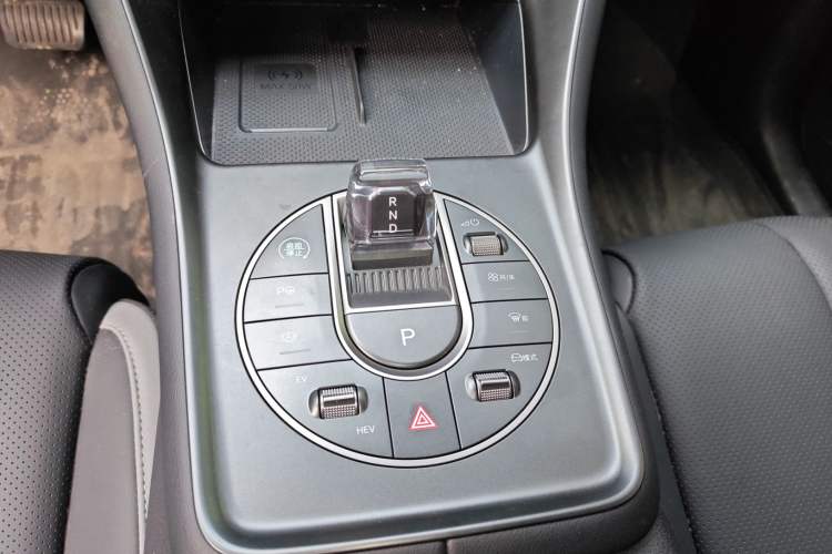 Used BYD Sealion 05 DM-i 2025 DM-i Smart Drive 115KM Flagship Model Gear Lever