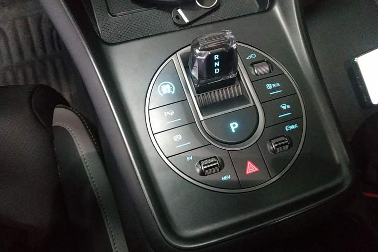 Used BYD Sealion 05 DM-i 2025 DM-i Smart Drive 115KM Flagship Model Gear Lever