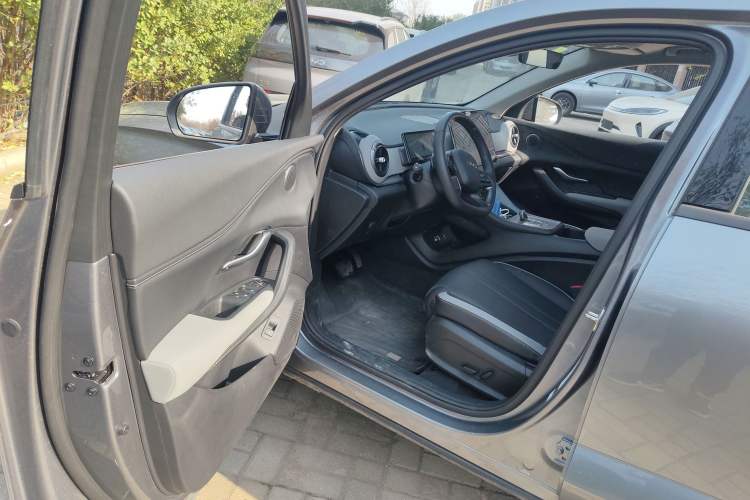 Used BYD Sealion 05 DM-i 2025 DM-i Smart Drive 115KM Flagship Model Interior 2