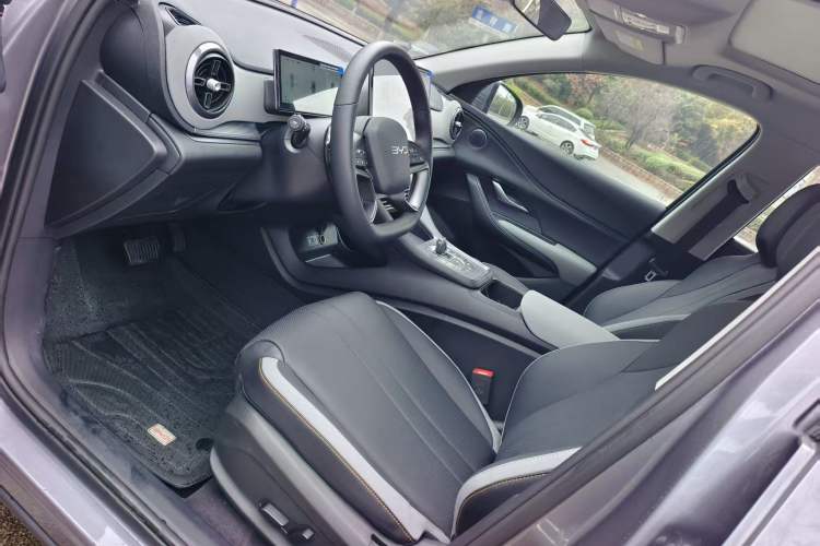 Used BYD Sealion 05 DM-i 2025 DM-i Smart Drive 115KM Flagship Model Interior 3