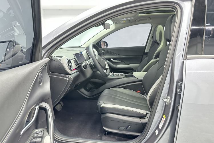 Used BYD Sealion 05 DM-i 2025 DM-i Smart Drive 115KM Prestige Model Interior 3