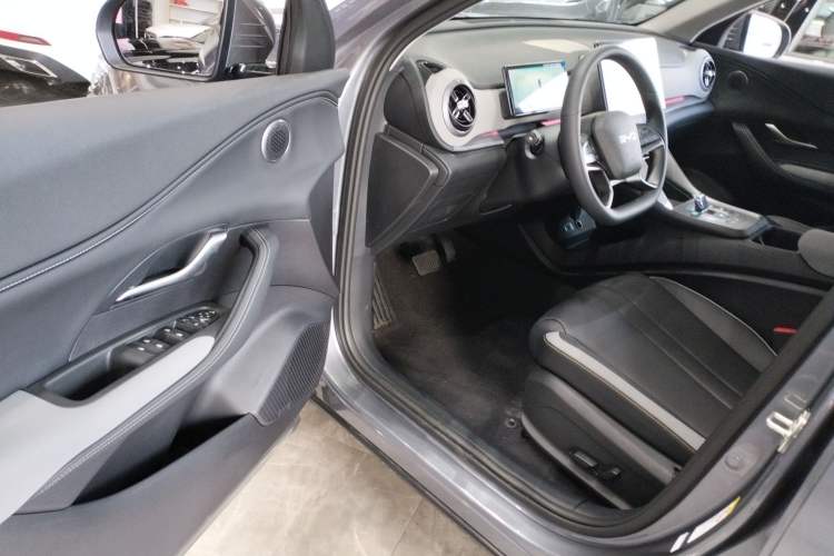 Used BYD Sealion 05 DM-i 2025 DM-i 115KM Prestige Model Interior 3