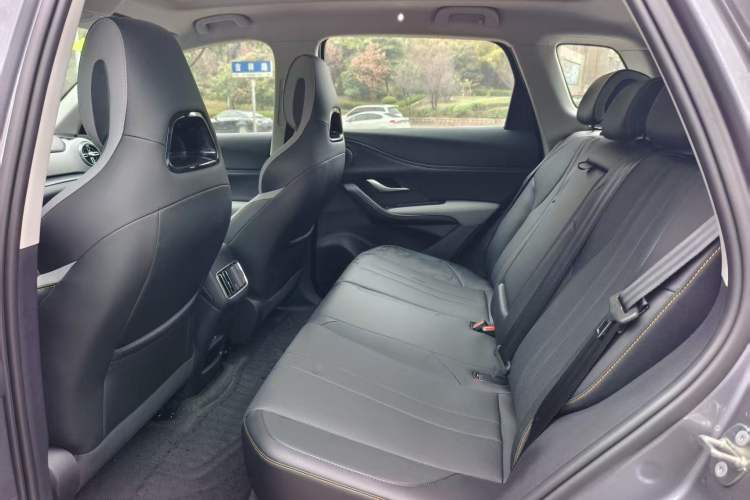 Used BYD Sealion 05 DM-i 2025 DM-i Smart Drive 115KM Flagship Model Interior 4