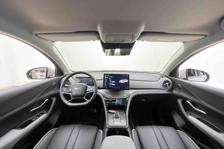 Used BYD Sealion 05 DM-i 2025 DM-i Smart Drive 75KM Luxury Model Interior 6