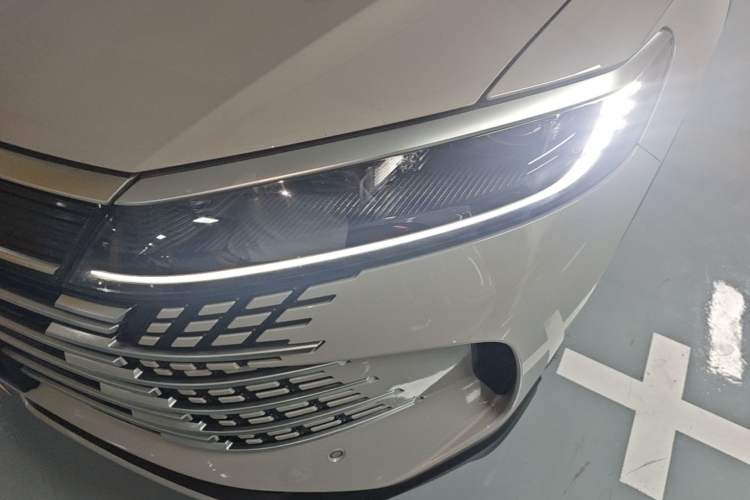 Used BYD Sealion 05 DM-i 2025 DM-i 115KM Flagship Model Left Front Headlight