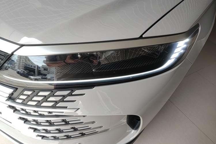 Used BYD Sealion 05 DM-i 2025 DM-i 115KM Prestige Model Left Front Headlight