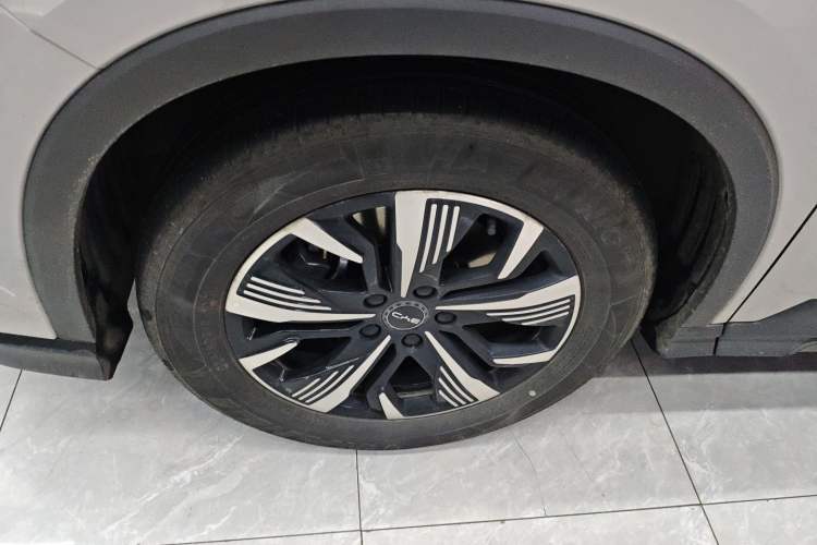 Used BYD Sealion 05 DM-i 2025 DM-i 75KM Luxury Model Left Front Wheel Hub
