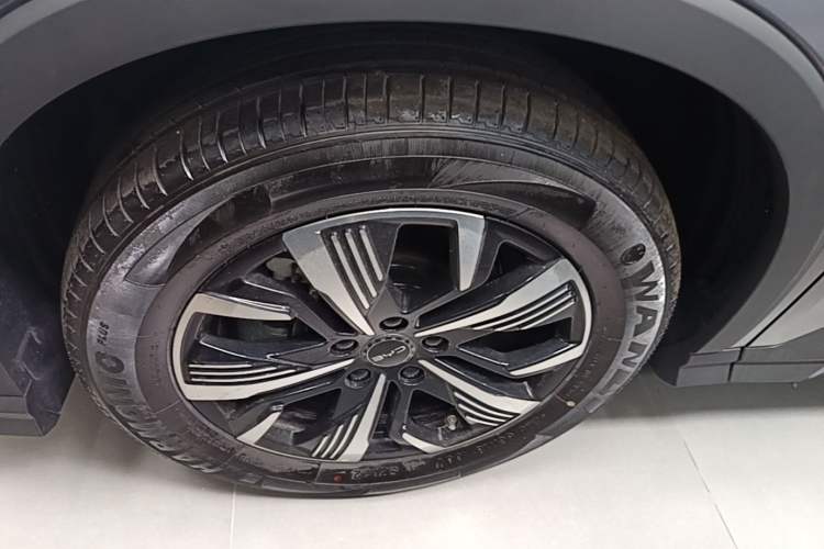 Used BYD Sealion 05 DM-i 2025 DM-i Intelligent Driving 75KM Prestige Model Left Front Wheel Hub
