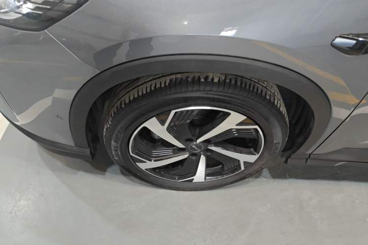 Used BYD Sealion 05 DM-i 2025 DM-i Smart Drive 115KM Flagship Model Left Front Wheel Hub