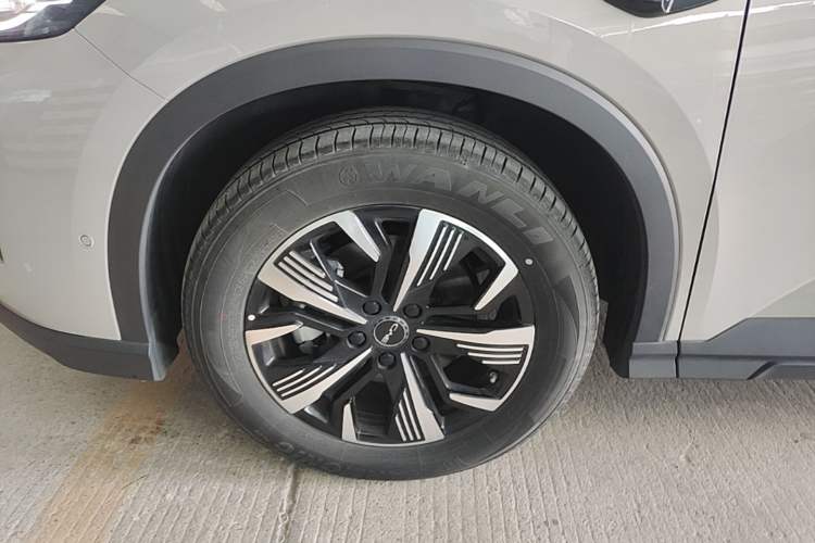 Used BYD Sealion 05 DM-i 2025 DM-i Smart Drive 75KM Luxury Model Left Front Wheel Hub