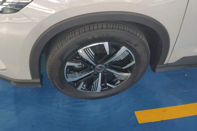 Used BYD Sealion 05 DM-i 2025 DM-i 75KM Luxury Model Left Front Wheel Hub