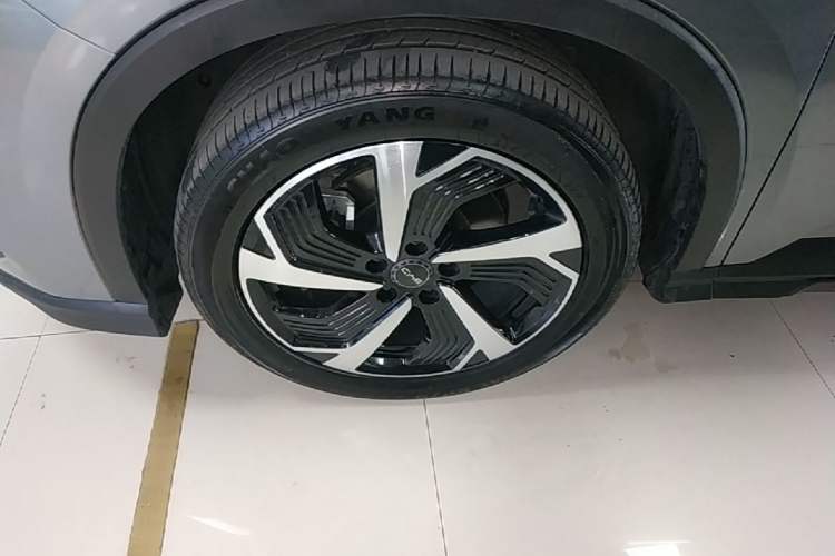 Used BYD Sealion 05 DM-i 2025 DM-i 115KM Flagship Model Left Front Wheel Hub