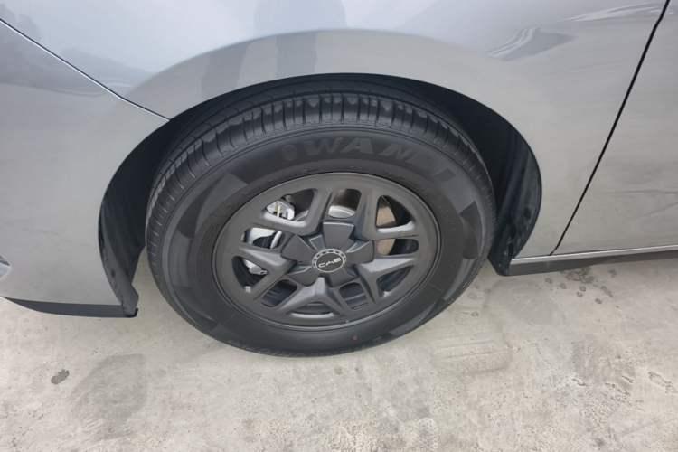 Used BYD Sealion 05 DM-i 2025 DM-i Smart Drive 75KM Luxury Model Left Front Wheel Hub