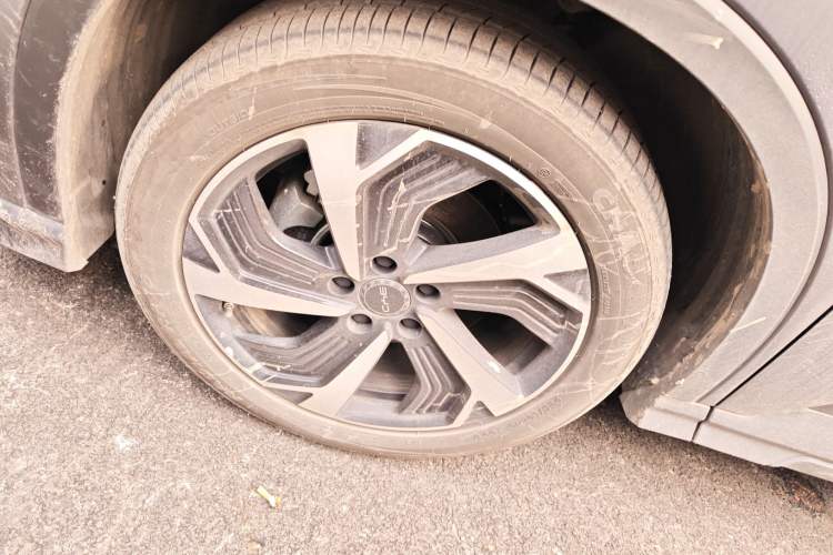 Used BYD Sealion 05 DM-i 2025 DM-i Smart Drive 115KM Flagship Model Left Front Wheel Hub