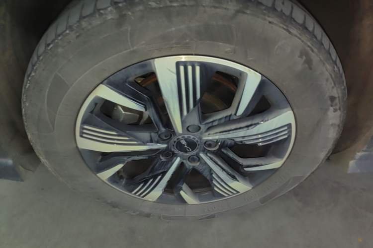 Used BYD Sealion 05 DM-i 2025 DM-i Intelligent Driving 75KM Prestige Model Left Front Wheel Hub