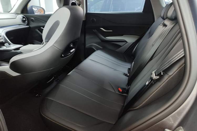Used BYD Sealion 05 DM-i 2025 DM-i Smart Drive 115KM Prestige Model Left Rear Seat