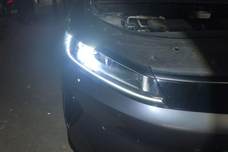 Used BYD Sealion 05 DM-i 2025 DM-i Intelligent Driving 75KM Prestige Model Right Front Headlight