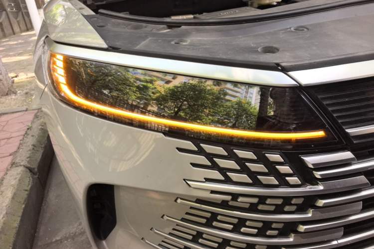 Used BYD Sealion 05 DM-i 2025 DM-i 75KM Prestige Model Right Front Headlight
