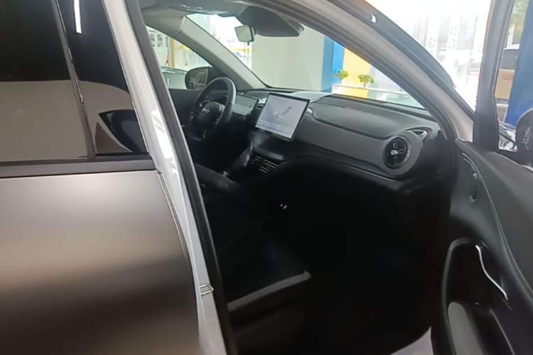 Used BYD Sealion 05 DM-i 2025 DM-i Smart Drive 115KM Prestige Model Right Front Seat
