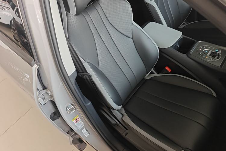 Used BYD Sealion 05 DM-i 2025 DM-i 75KM Prestige Model Right Front Seat