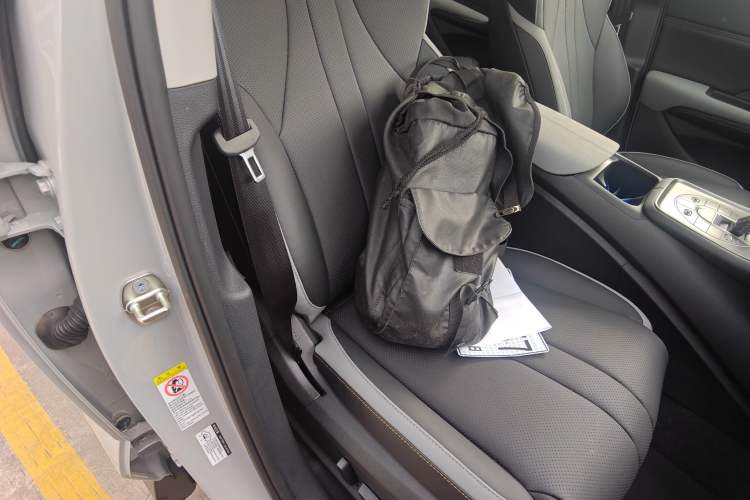 Used BYD Sealion 05 DM-i 2025 DM-i Smart Drive 115KM Flagship Model Right Front Seat