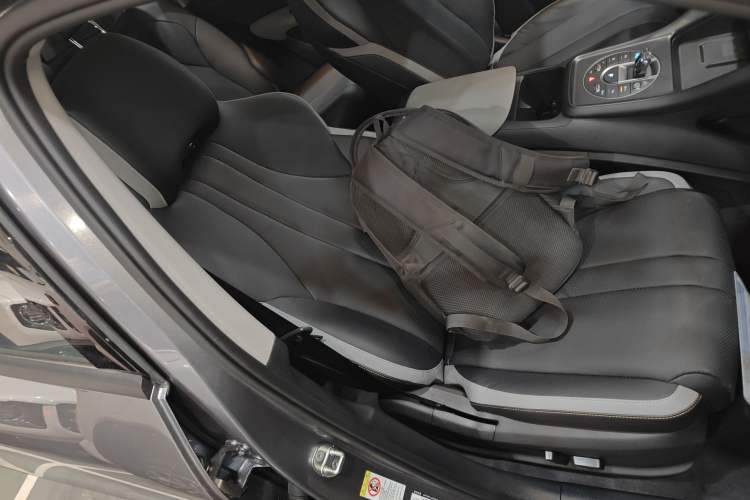 Used BYD Sealion 05 DM-i 2025 DM-i Smart Drive 115KM Flagship Model Right Front Seat